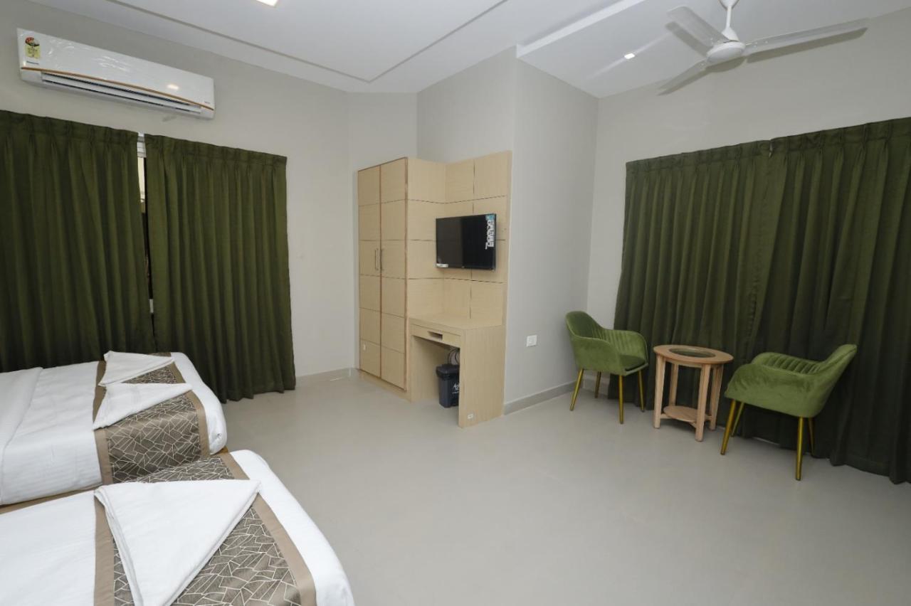 Hotel Grand Courtyard Business